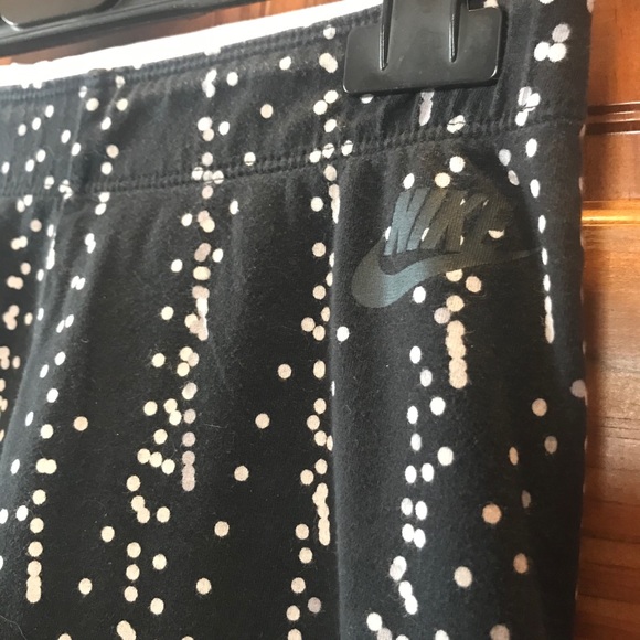 ** 3 for $30 ** Nike Leggings - Picture 3 of 5